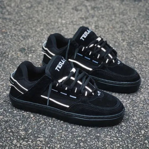 Tênis Tesla Coil all black refletivo