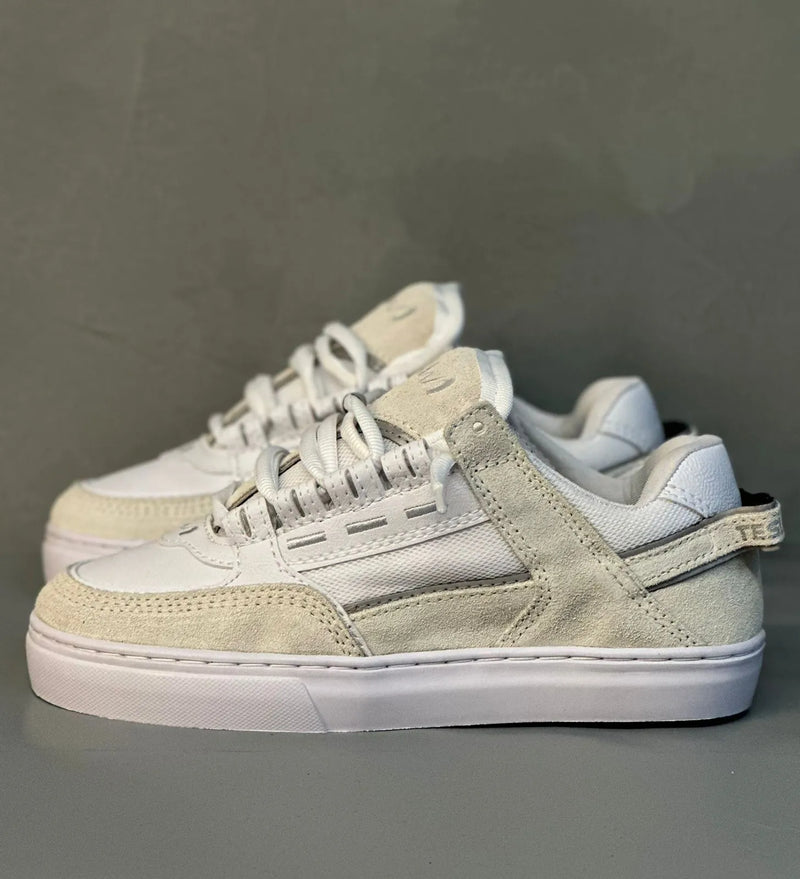 Tênis tesla Coil white refletivo